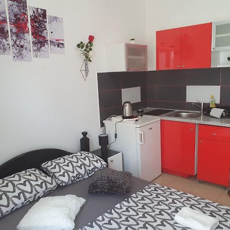 Studio Apartmani Ivanda มาคาร์สกา ภายนอก รูปภาพ