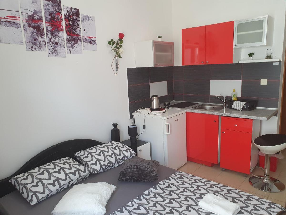 Studio Apartmani Ivanda มาคาร์สกา ภายนอก รูปภาพ