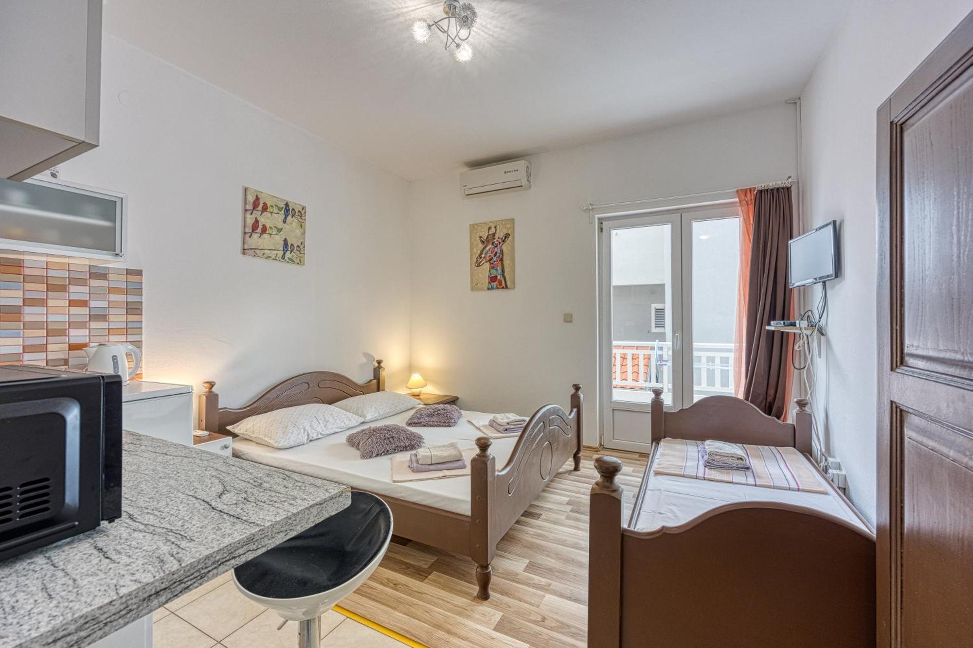 Studio Apartmani Ivanda มาคาร์สกา ภายนอก รูปภาพ