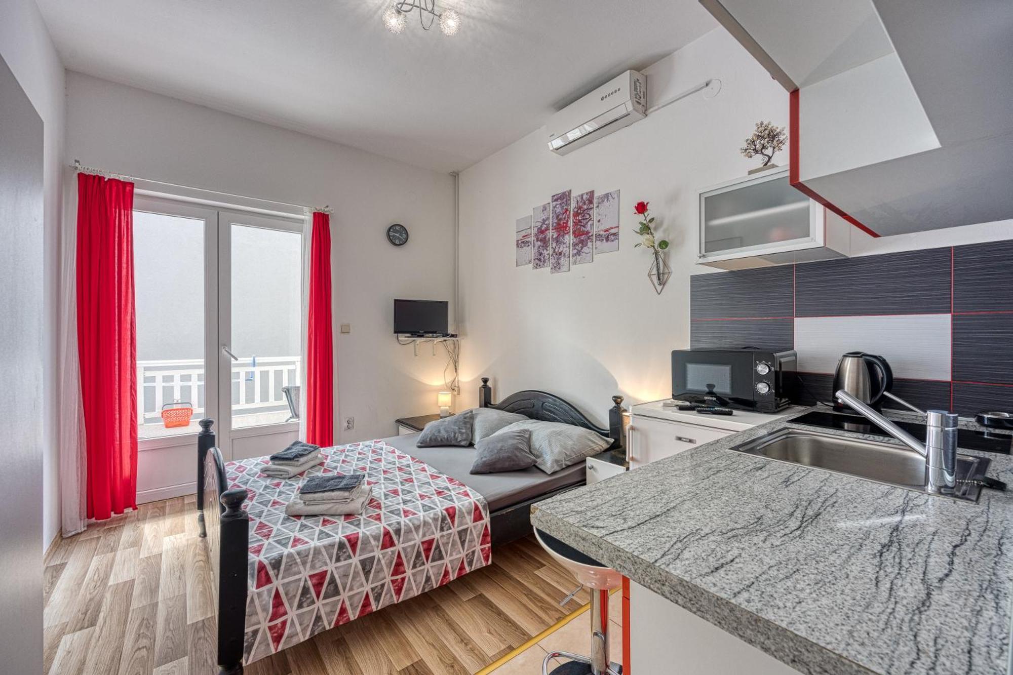 Studio Apartmani Ivanda มาคาร์สกา ภายนอก รูปภาพ