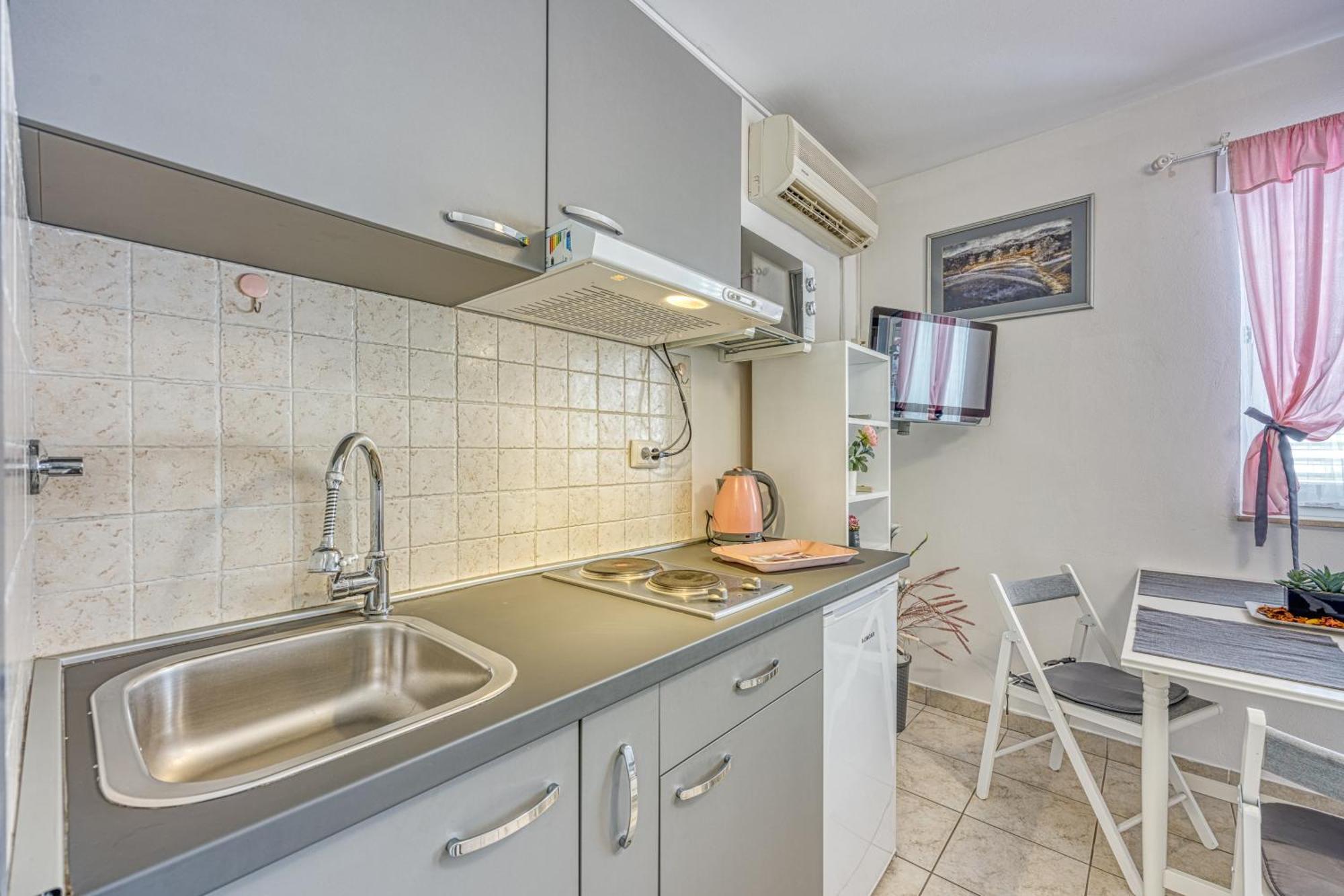 Studio Apartmani Ivanda มาคาร์สกา ภายนอก รูปภาพ